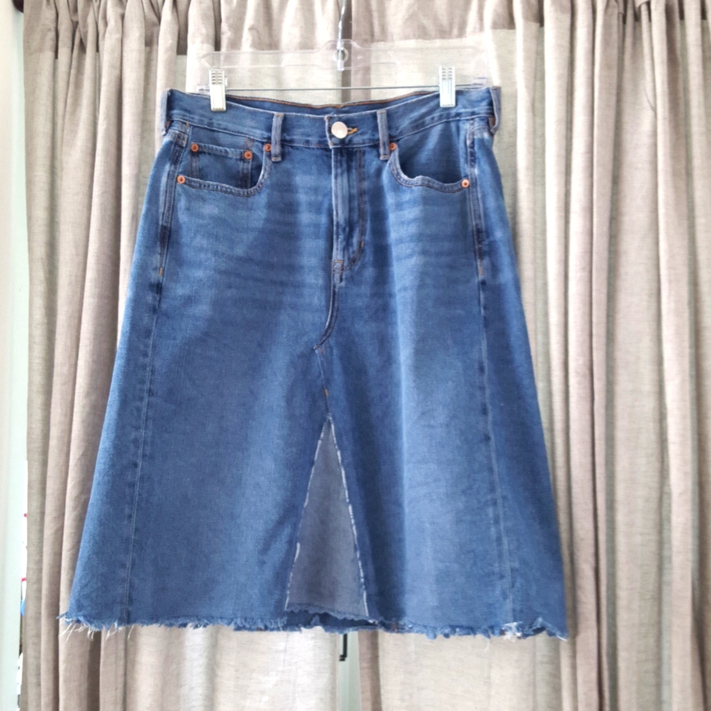 American Eagle knee length denim skirt